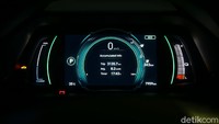 Terlebih, penggunaan fitur Cruise Control bisa dipastikan sangat berguna untuk mobil listrik, karena menjaga kecepatan menjadi faktor utama saat melakukan perjalanan jauh mengendarai mobil listrik.