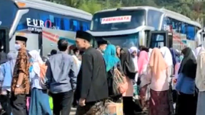 Hindari Larangan, Ribuan Santri Ponpes di Tasikmalaya Mudik