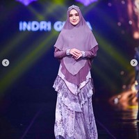 Yakinlah semua akan indah pada waktunya, tulisnya lagi. Foto: Instagram/@_indrigiana_