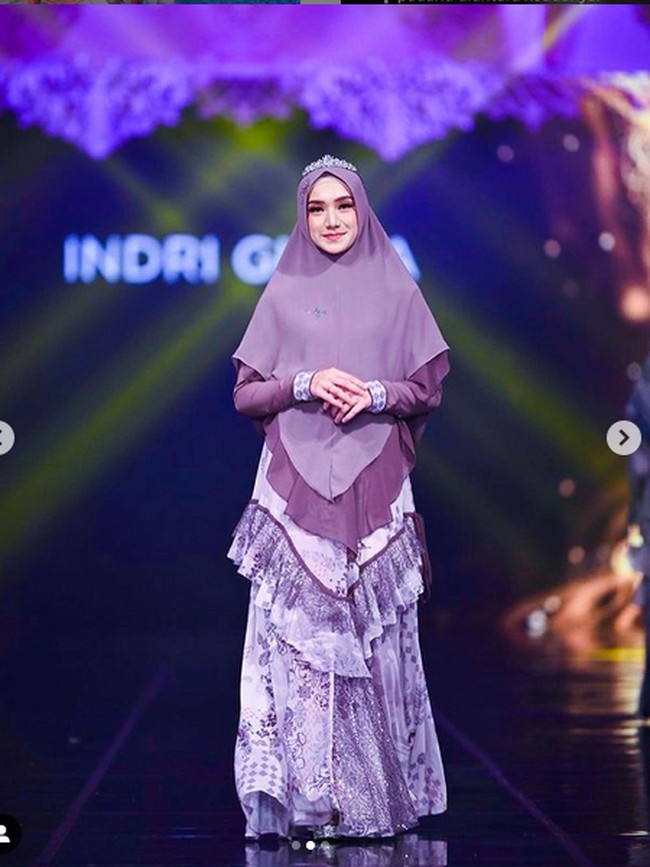 Yakinlah semua akan indah pada waktunya, tulisnya lagi. Foto: Instagram/@_indrigiana_