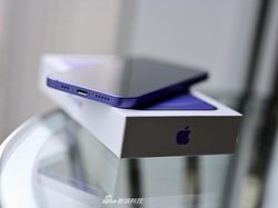 Wujud iPhone 12 Ungu yang Benar-benar Unyu