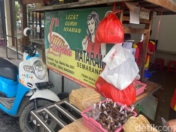 Jajan Lunpia Mataram Semarang yang Terkenal Nikmat Sejak 1984