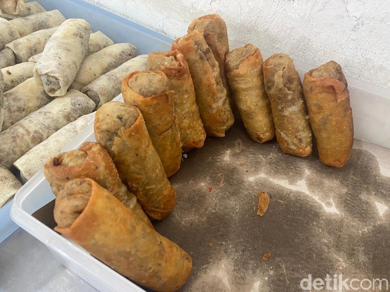 Jajan Lunpia Mataram Semarang yang Terkenal Nikmat Sejak 1984