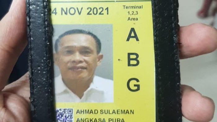 Kartu pas Bandara Soekarno-Hatta atas nama Ahmad Sulaeman, protokoler AP II. Foto dikirim Kasat Reskrim Polresta Soetta