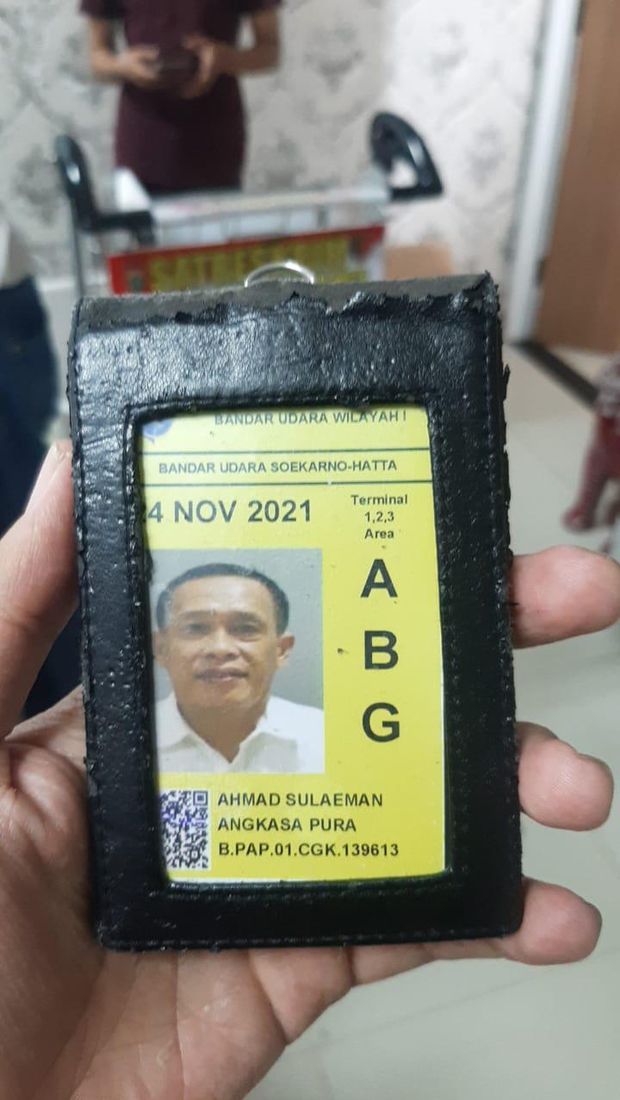 Kartu pas Bandara Soekarno-Hatta atas nama Ahmad Sulaeman, protokoler AP II. Foto dikirim Kasat Reskrim Polresta Soetta