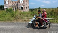 Proyek yang diklaim bakal memakan investasi sebesar Rp 18 triliun itu juga akan menyediakan fasilitas laboratorium nanoteknologi, teknologi kuantum, dan sebagainya.
