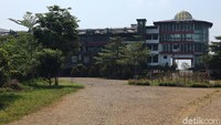 Di lokasi saat ini terdapat Cikidang Plantation Resort yang kondisinya tak terawat dan memprihatinkan.