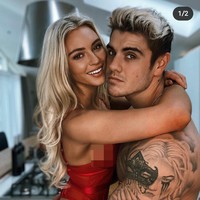 Banyak pria yang kecewa karena Lucie Donlon sudah memiliki kekasih. Pria yang beruntung itu adalah Luke Mabott yang juga bintang reality show Love Island 2020. Foto: Dok. Inetagram/@lucierosedonlan