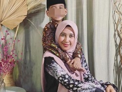8 Gaya Hijab Mantan Istri Ustaz Abdul Somad, Mellya Juniarti