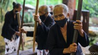 Kesan pertama yang akan anda rasakan ditempat ini adalah serasa berada di rumah sendiri.   