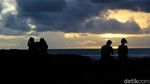 Menikmati Sunset di Pantai Batu Bolong Bali
