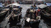 Tetapi perlu diketahui, menurut salah satu warga, pada tahun ini ada juga yang melakukan perjalanan mudik dengan perahu sendiri.