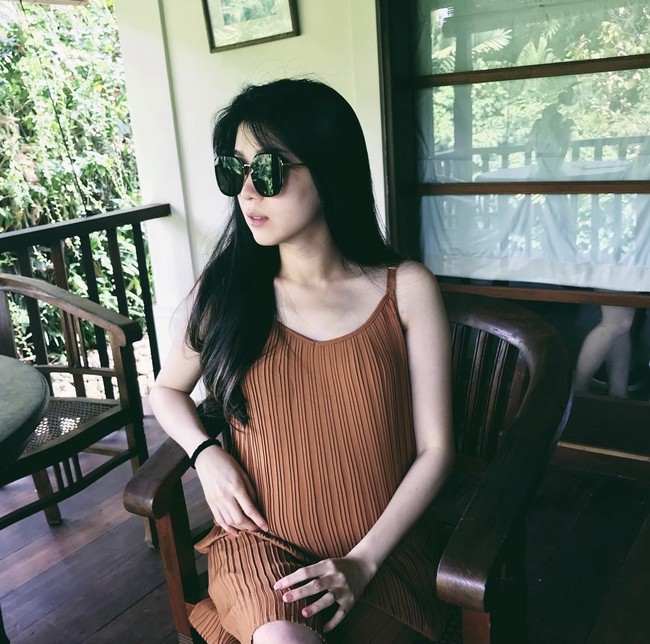 Novita Condro tak tinggal diam setelah melihat postingan Instagram Story yang seolah menyindir dirinya. Ia mengunggah sederet tangkapan layar yang menunjukkan chat WhatsApp dengan Vincent yang kerap menggunakan capslock saat emosi. Foto: dok. Instagram novitacondro