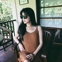 Novita Condro tak tinggal diam setelah melihat postingan Instagram Story yang seolah menyindir dirinya. Ia mengunggah sederet tangkapan layar yang menunjukkan chat WhatsApp dengan Vincent yang kerap menggunakan capslock saat emosi. Foto: dok. Instagram novitacondro