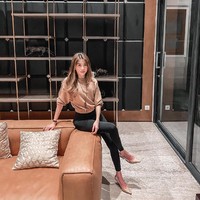 Novita Condro menyebut dirinya harus keluar dari hubungan yang tidak sehat. Ia membantah tuduhan selingkuh yang dialamatkan oleh Kapten Vincent dan mengaku telah dibantu seorang konsultan yang aktif di bidang kesehatan dan hukum. Foto: dok. Instagram novitacondro