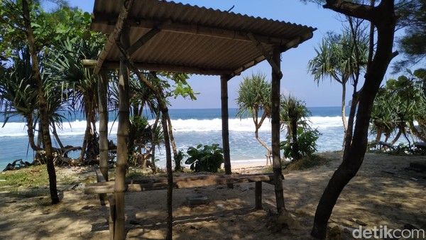 Justru nama gondo mayit ini dimunculkan karena lokasi ini memang memiliki bau harum kembang dan dupa yang biasanya diletakkan di sisi jenazah atau makam. (Erliana Riady/detikcom) Justru nama gondo mayit ini dimunculkan karena lokasi ini memang memiliki bau harum kembang dan dupa yang biasanya diletakkan di sisi jenazah atau makam. (Erliana Riady/detikcom)