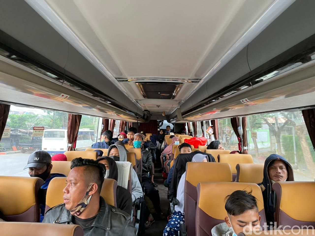 Pantauan arus mudik ke Terminal Mangkang Semarang