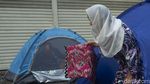 Pencari Suaka Gelar Tenda di Trotoar Jalan Kebon Sirih