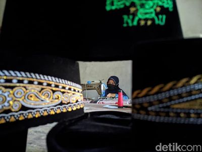 Perjuangan Perajin Peci Bertahan di Tengah Pandemi
