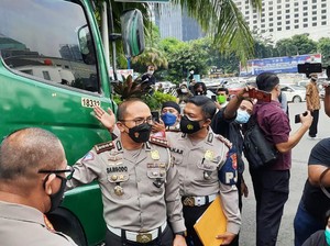 Bocah 12 Tahun Sopiri Truk Trailer di Tol Cikampek Selama 30 Menit