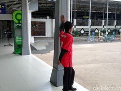 Nelangsa Para Porter di Stasiun Balapan Solo di Tengah Larangan Mudik
