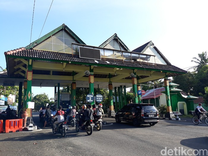 Suasana di Tempat Pemungutan Retribusi (TPR) kawasan Pantai Parangtritis