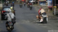 Para petugas akan menindak tegas pengendara yang nekat mudik.