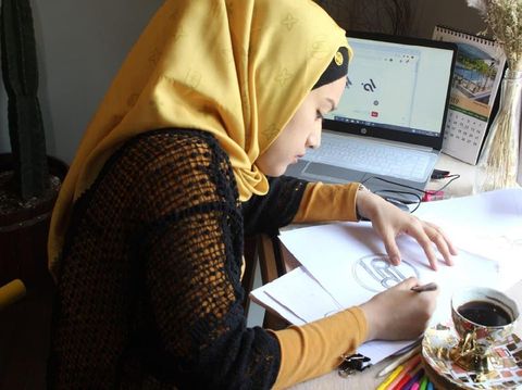 Tina Dwi Nuryanti pemilik brand hijab Rahina Indonesia.