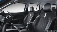 Toyota Raize dilengkapi dengan fitur keselamatan yang lengkap seperti 6 Airbags, Pedal Misoperation Control, dan TSS + BSM RCTA. Semua fitur keselamatan ini terdapat pada varian 1.0 Turbo GR Sport CVT TSS. TSS adalah Toyota Safety Sense yang merupakan fitur keselamatan yang biasanya terdapat pada model di segmen high—premium segmen. Foto: Toyota Astra Motor