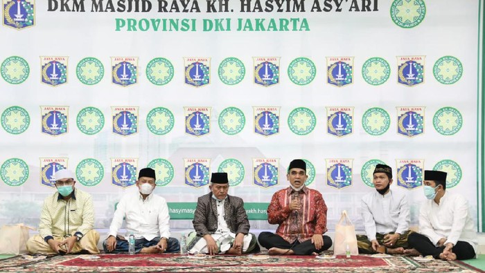 Wakil Ketua MPR Ahmad Muzani menemui ulama dan habaib se-Jakarta di Masjid Raya Hasyim Asyari, Cengkareng, Jakarta Barat.