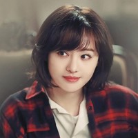 Zheng Shuang lahir di Shengyang, sebuah kota di timur laut China, pada 1990. Menurut South China Morning Post, ayah Zheng adalah seorang pebisnis dan ibunya bekerja sebagai karyawan kantoran. (Foto: Instagram/@zhengshuang.official)