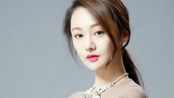 Potret Zheng Shuang yang Ngamuk Usai Dituding Jadi Ani-ani