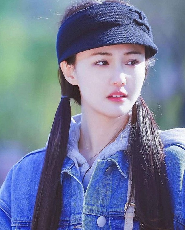 Nama Zheng Shuang mulai meroket berkat penampilannya di Meteor Shower (2009), serial China yang diadaptasi dari Meteor Garden. (Foto: Instagram/@zhengshuang.official)
