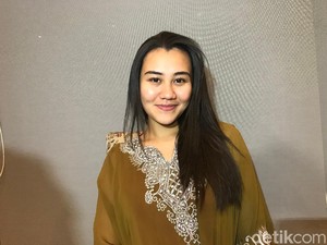 Aksi Aaliyah Massaid Saat Ngabuburit: Main Golf hingga Santunan Anak Yatim