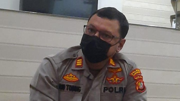 Adam Ibrahim merekayasa babi ngepet demi dapat nama