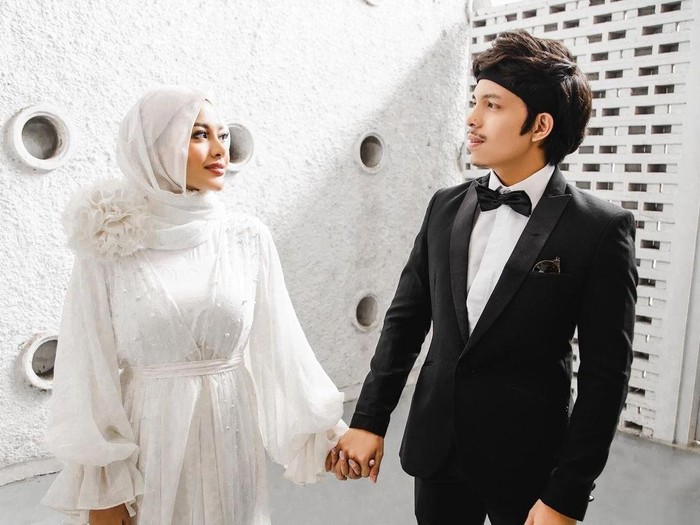 Aurel Hermansyah Gaya hijab Aurel Hermansyah.