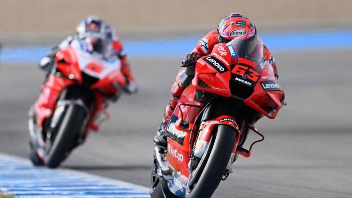 Francesco Bagnaia JEREZ DE LA FRONTERA, SPAIN - APRIL 30: Francesco Bagnaia of Italy and Ducati Lenovo Team leads the field during Free Practice for the MotoGP of Spain at Circuito de Jerez on April 30, 2021 in Jerez de la Frontera, Spain. (Photo by Mirco Lazzari gp/Getty Images)