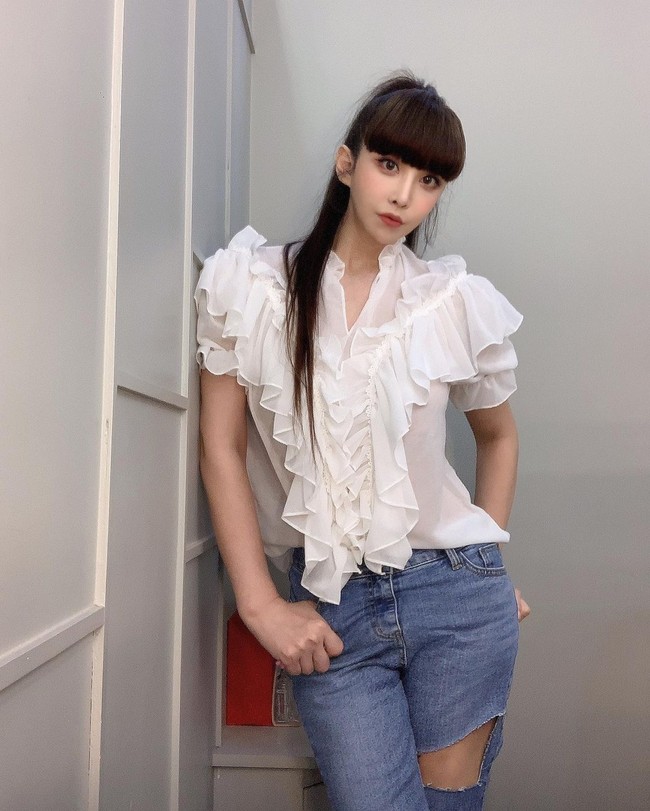 Wanita yang pernah menikahi rapper Micky Jung tersebut pun mengaku banyak didekati pria dari berbagai kalangan, termasuk sesama artis. Foto: Instagram @risu_ha