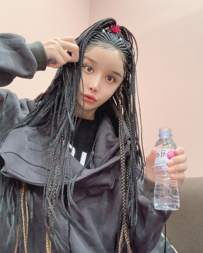 Ia merupakan orang kedua dalam sejarah Korea Selatan yang secara legal mengubah gender. Foto: Instagram @risu_ha