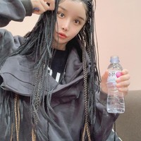 Ia merupakan orang kedua dalam sejarah Korea Selatan yang secara legal mengubah gender. Foto: Instagram @risu_ha