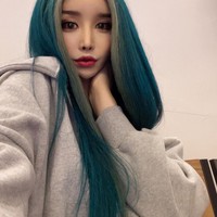 Kini Harisu sudah jarang tampil sebagai penyanyi tapi masih sering tampil di berbagai acara televisi. Setelah perceraiannya Harisu hidup bersama anjing-anjingnya tapi gosipnya kini sudah memiliki kekasih baru. Foto: Instagram @risu_ha