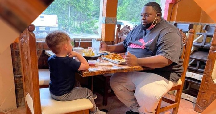 Haru! Anak Ini Temani Pria yang Makan Sendirian di Restoran Haru! Anak Ini Temani Pria yang Makan Sendirian di Restoran