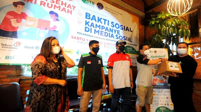 Kampanye Mudik Sehat Dari Rumah Jurnalis Peduli Kesehatan Masyarakat (JPKM) mendorong pemanfaatan teknologi informasi untuk bersilaturahmi lewat program Mudik Sehat Dari Rumah.