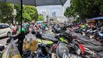 Ramainya Pasar Tanah Abang Jelang Lebaran