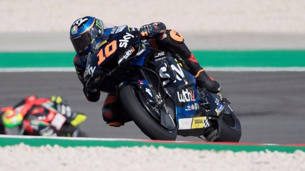 PORTIMAO, PORTUGAL - APRIL 16: Luca Marini of Italy and SKY VR46 Esponsorama rounds the bend during the MotoGP of Portugal - Free Practice at Autodromo Internacional Do Algarve on April 16, 2021 in Portimao, Portugal. (Photo by Mirco Lazzari gp/Getty Images)