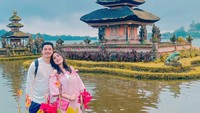 Adly Fairuz menikah dengan Angbeen Rishi pada 28 Maret 2020. Awalnya hubungan ia dan keluarga sang istri baik-baik saja, namun kabar terbaru Adly malah melaporkan sang mertua ke polisi. Foto: Instagram adlyfairuz