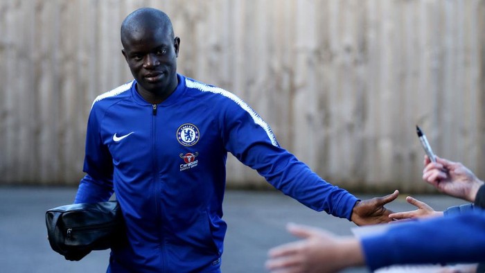 BURNLEY, ENGLAND - OCTOBER 28:  Ngolo Kante of Chelsea arrives outside the stadium prior to the Premier League match between Burnley FC and Chelsea FC at Turf Moor on October 28, 2018 in Burnley, United Kingdom.  (Photo by Jan Kruger/Getty Images)