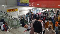 Tidak biasa, pengunjung tak seramai seperti siang ini di hari-hari sebelumnya.