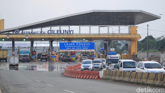 Pintu Tol Cileunyi jelang pelarangan mudik