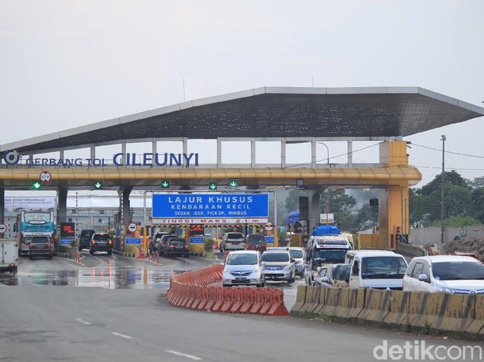 Pintu Tol Cileunyi jelang pelarangan mudik
